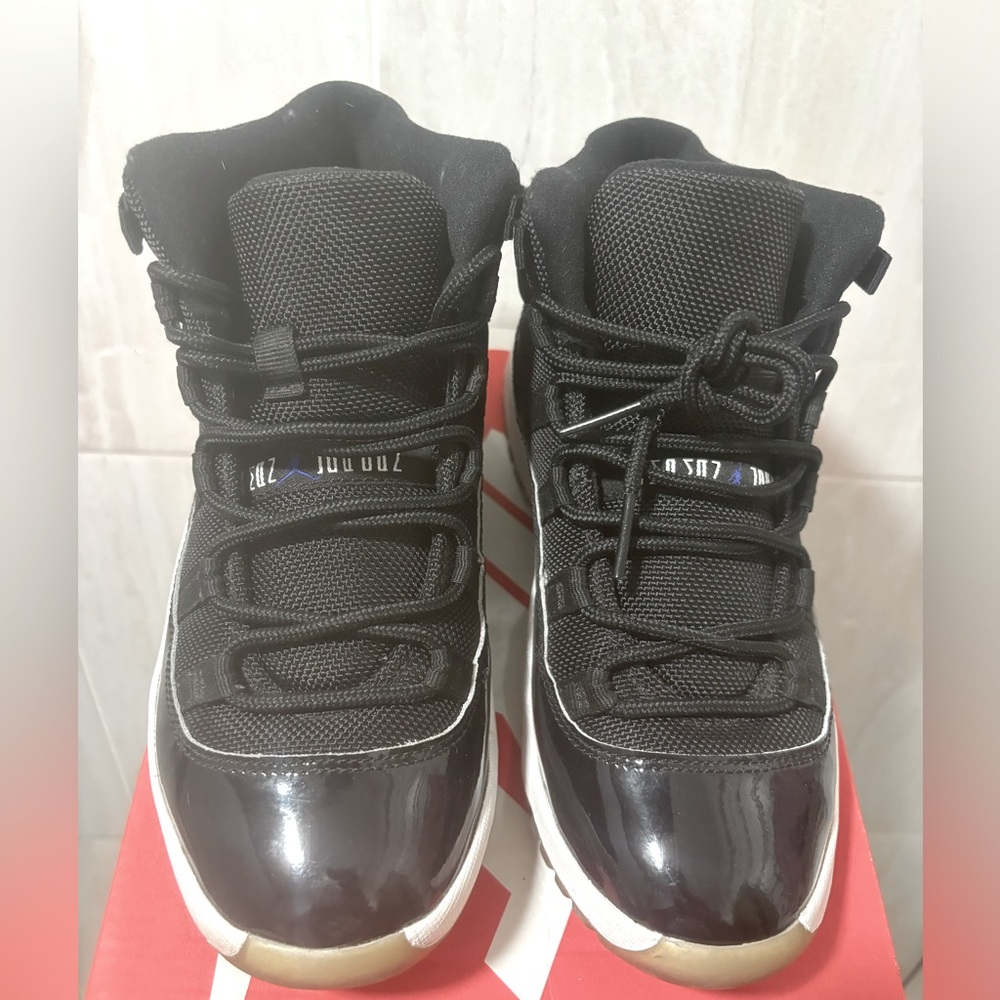 Kids Jordan 11s Sz 3